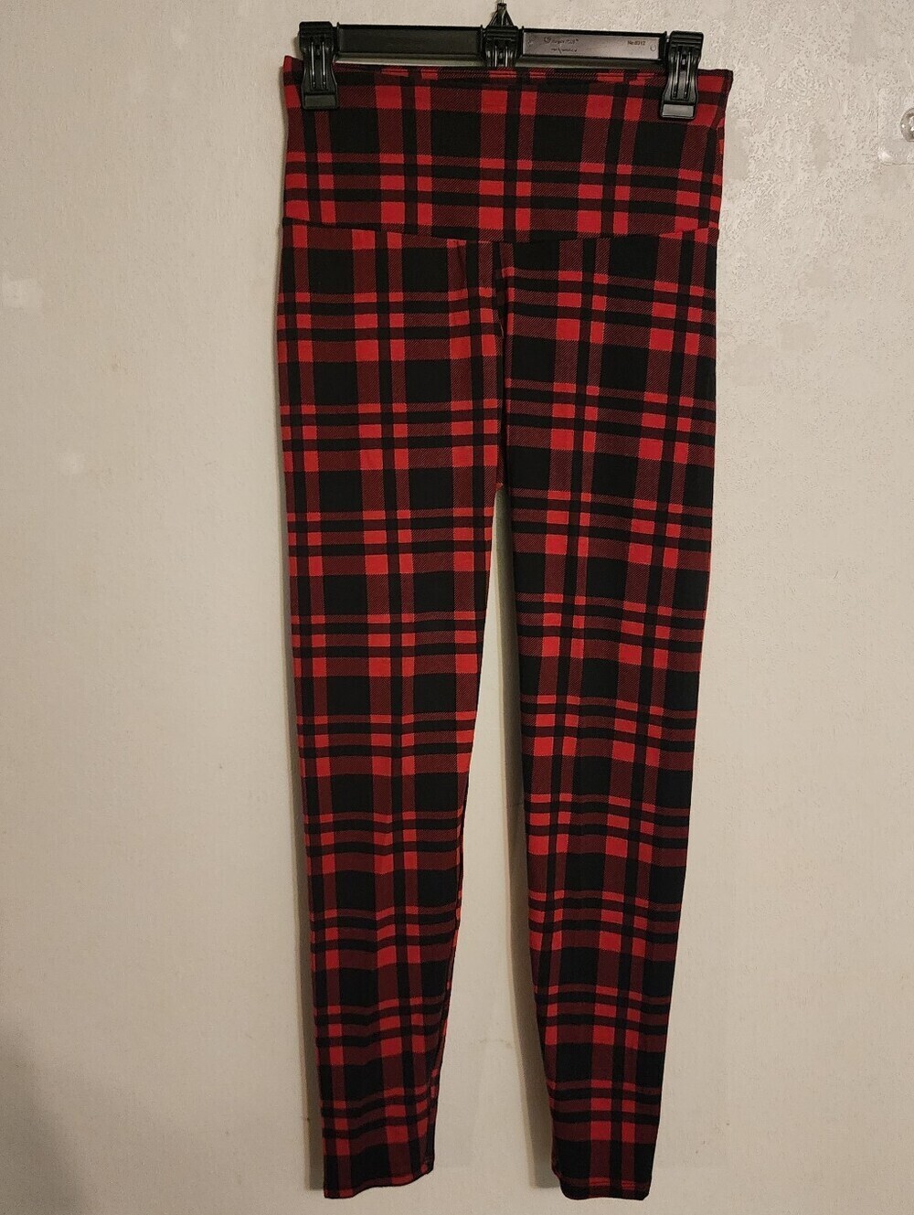 No Boundaries Red/ Black Plaid Ankle Leggings Size S NWOT, Inseam 27"